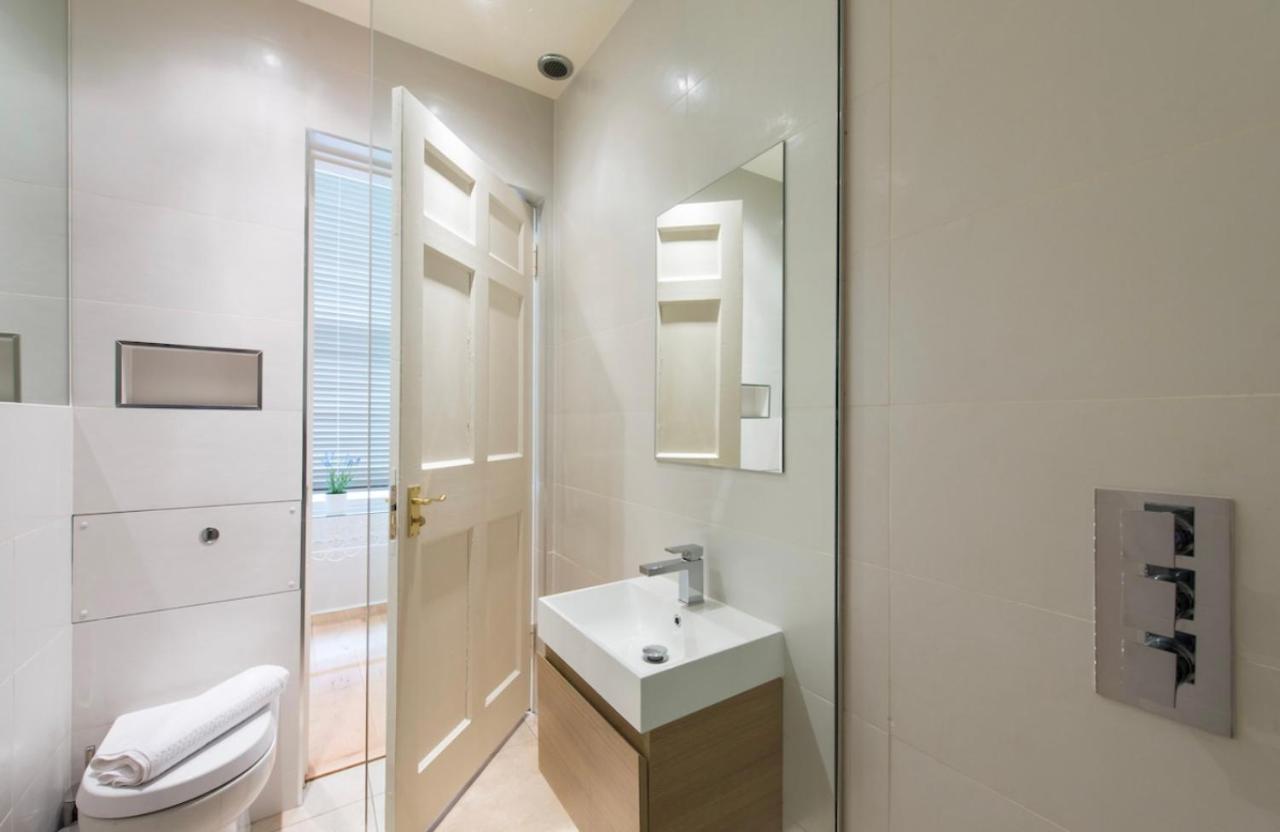 Luxurious City Centre Self Catering Apartment เอดินบะระ ภายนอก รูปภาพ