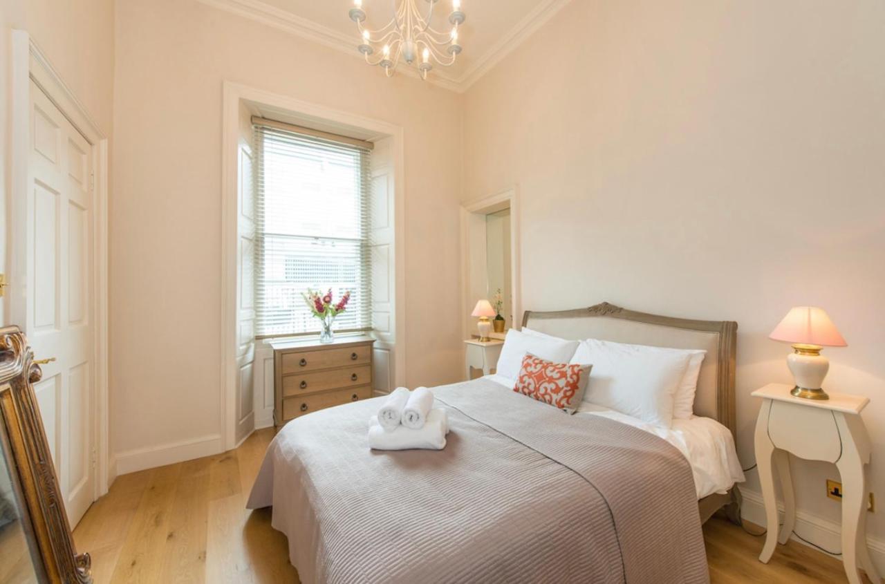 Luxurious City Centre Self Catering Apartment เอดินบะระ ภายนอก รูปภาพ
